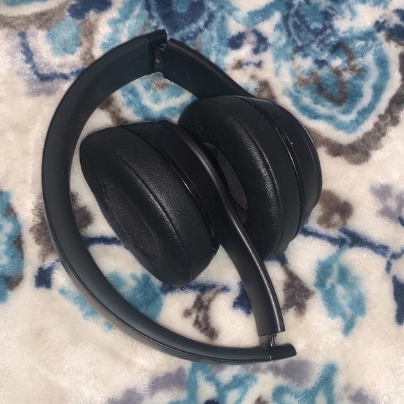 Beats Pro Case/Bag (comes with water damaged beat pro) - Picture 2 of 2